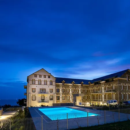 Pour 4 Face + Piscine Pornic