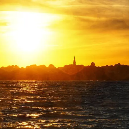 Appartement Pour 4 Face + Piscine *