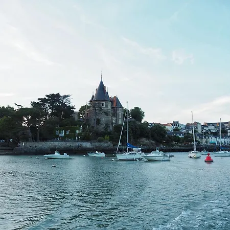 Pour 4 Face + Piscine *