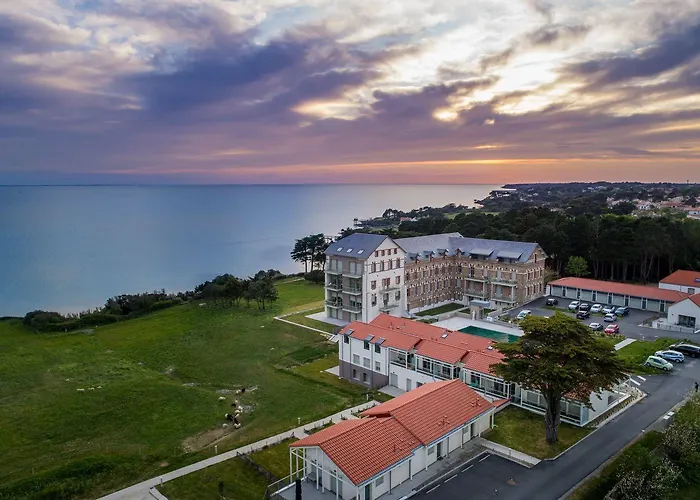 Pour 4 Face + Piscine * Pornic