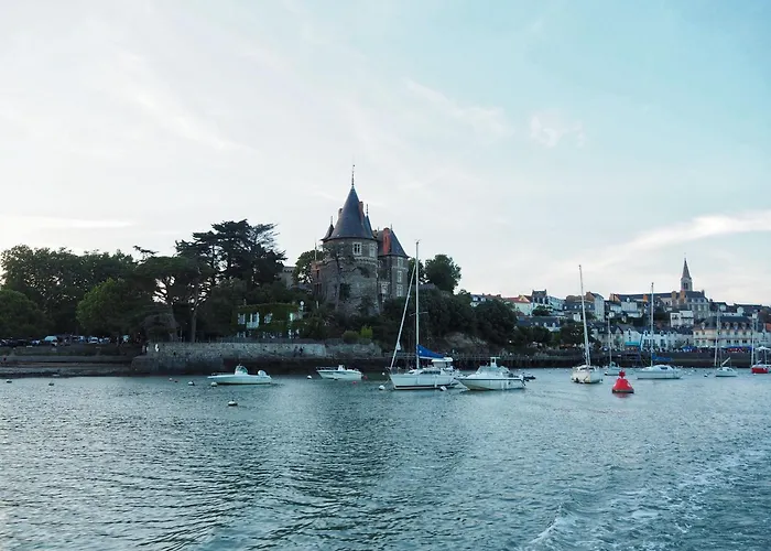 Pour 4 Face + Piscine *